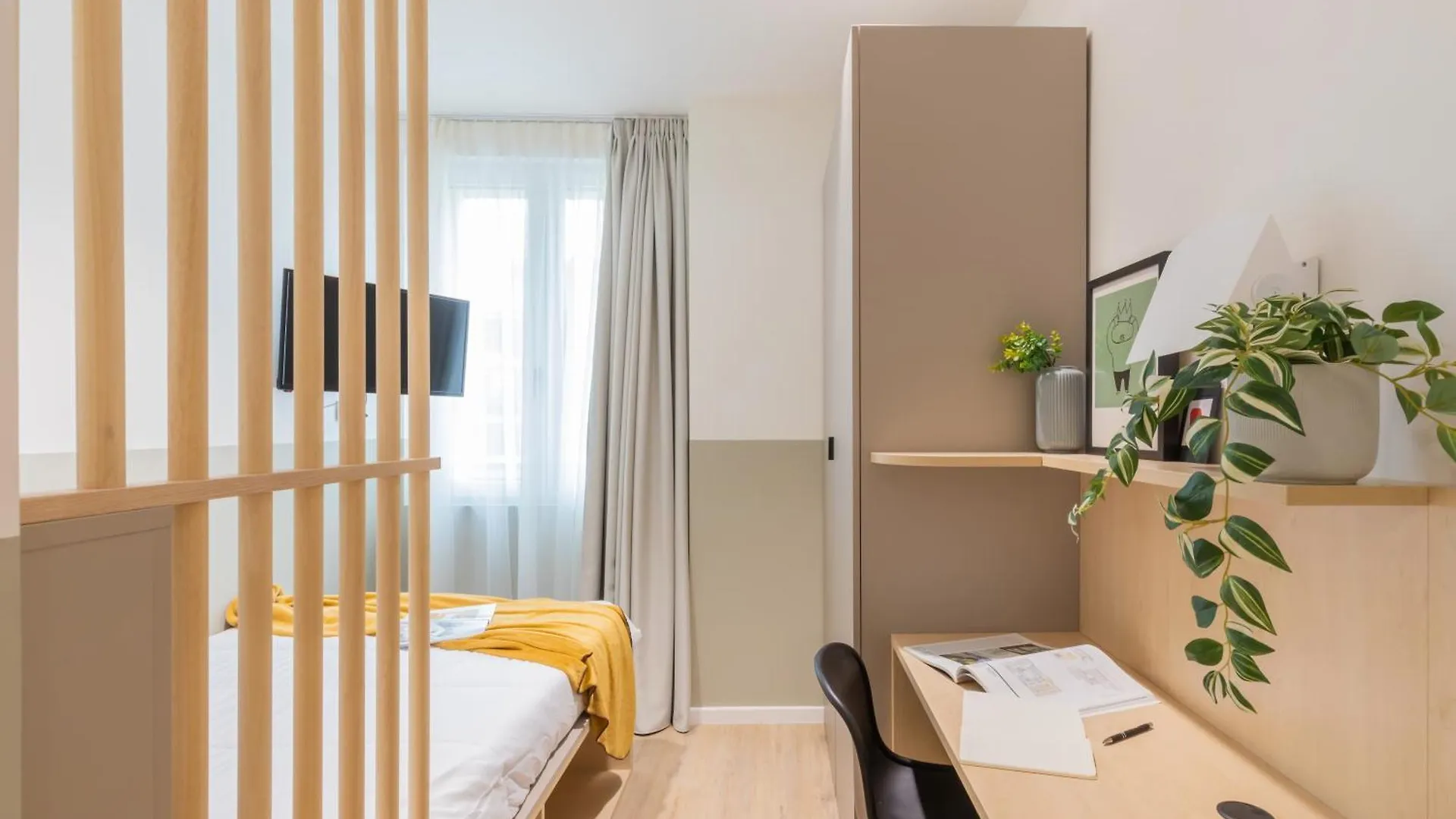 Well-Located Campus Rooms Near City Park Milan 0*,  Italy