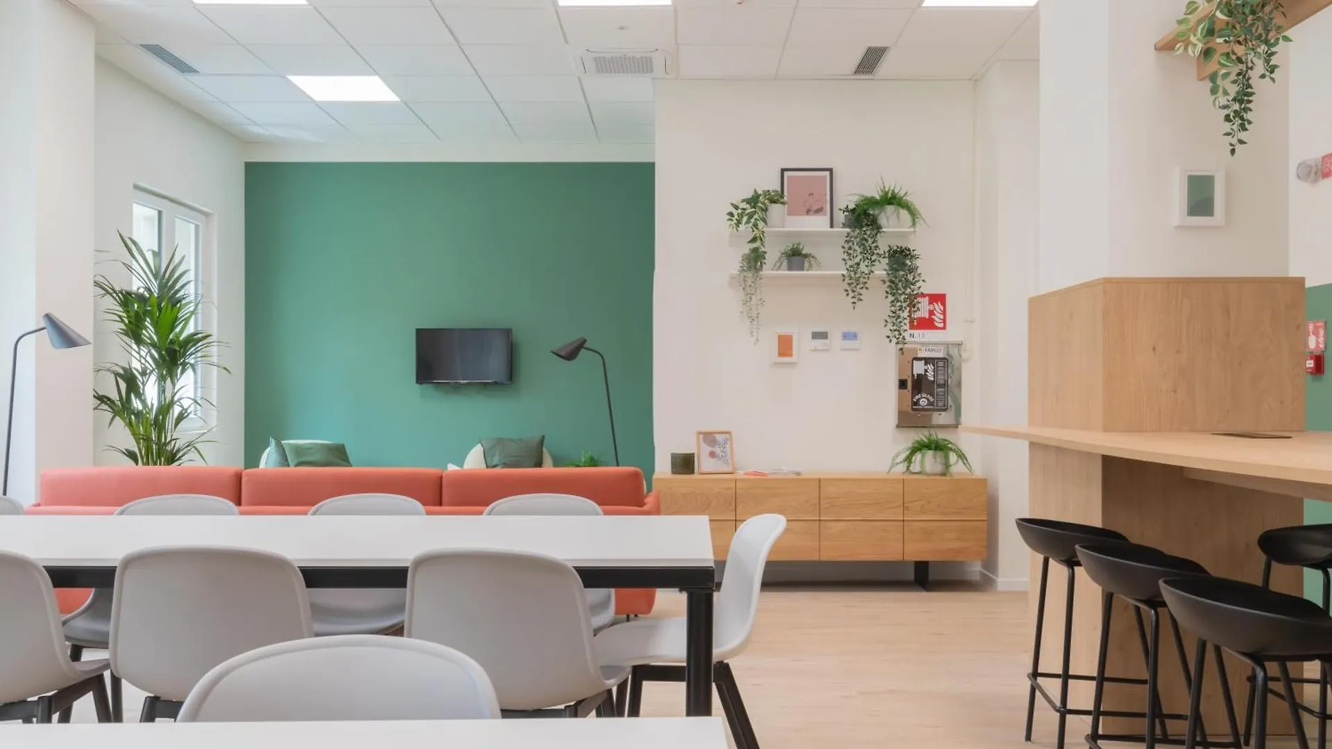 Well-Located Campus Rooms Near City Park Milano 0*,  Italia