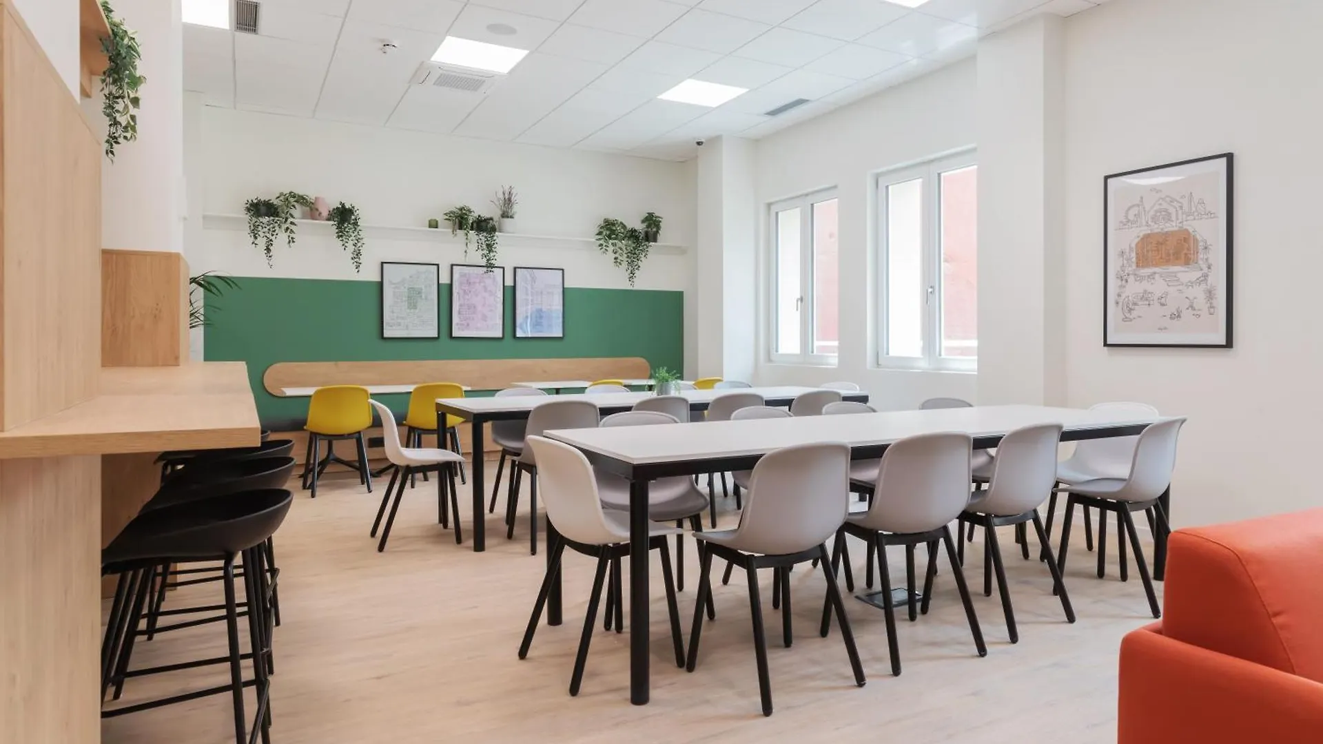 Well-Located Campus Rooms Near City Park Milan Apartment