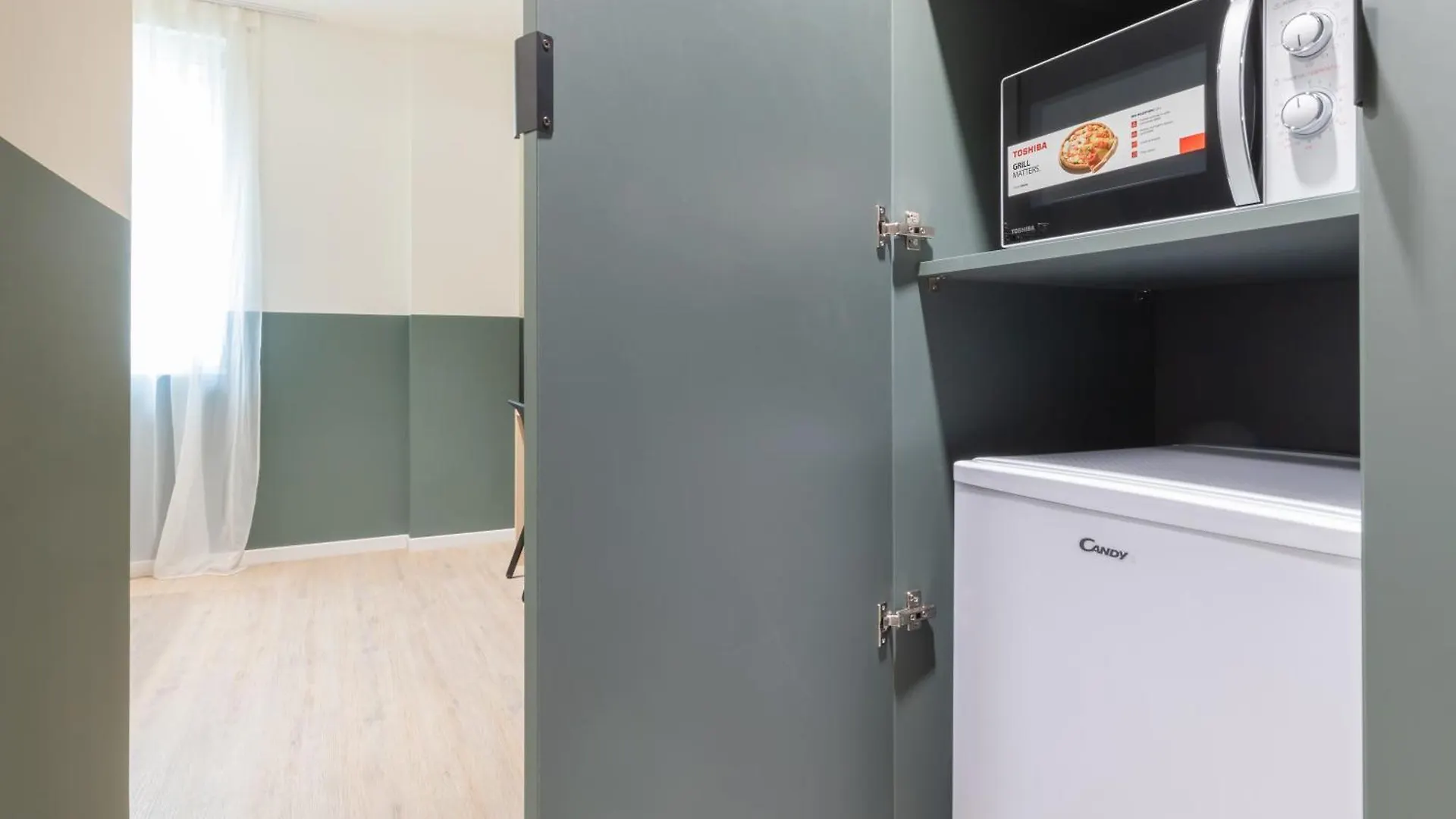 Well-Located Campus Rooms Near City Park Milano Italia