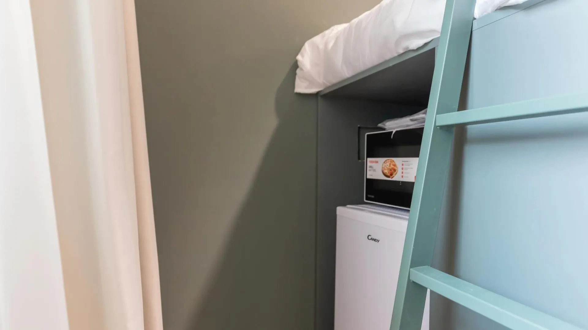 Well-Located Campus Rooms Near City Park Milan Italy