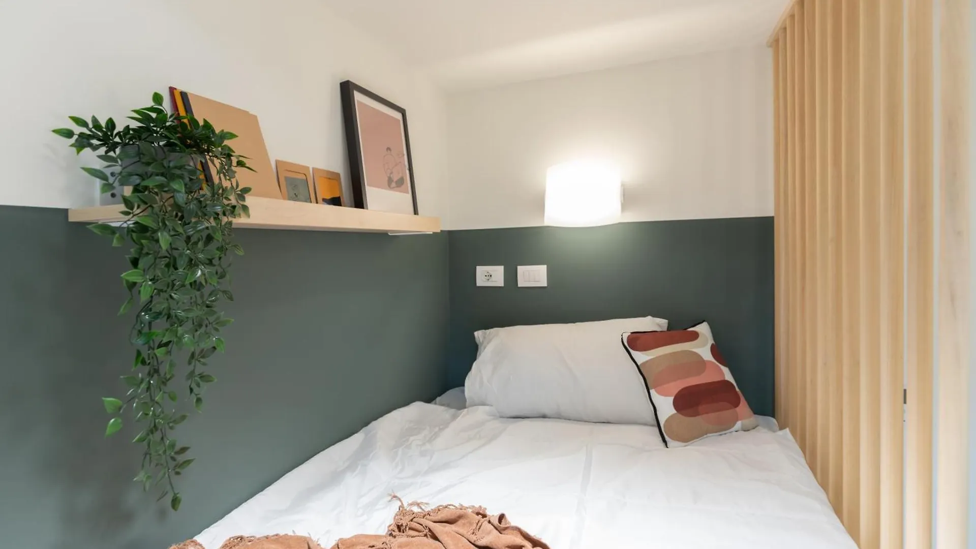 Well-Located Campus Rooms Near City Park Milan 0*,