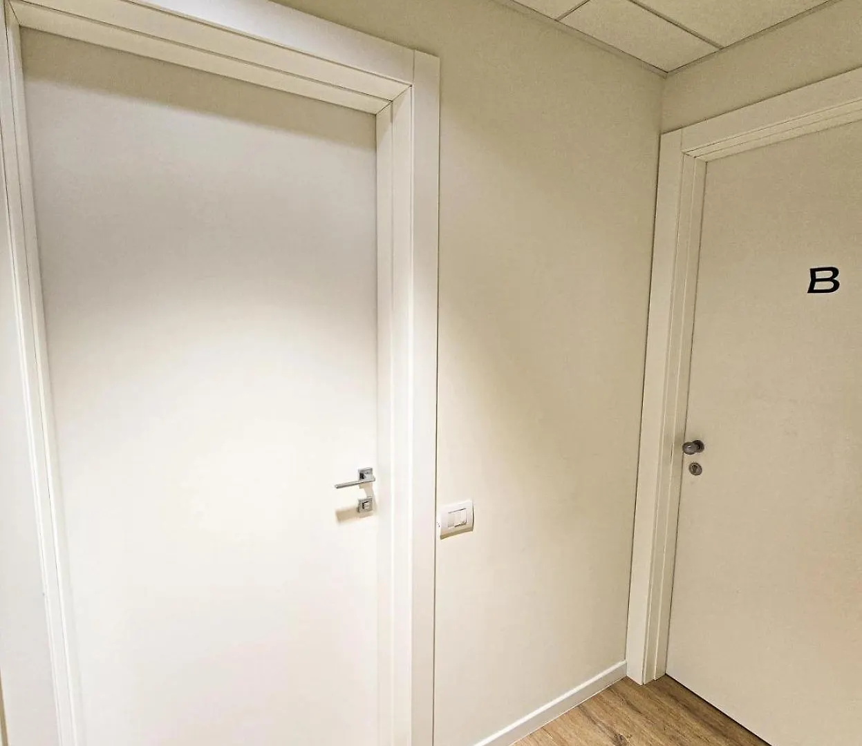 Well-Located Campus Rooms Near City Park Milano 0*,  Italia
