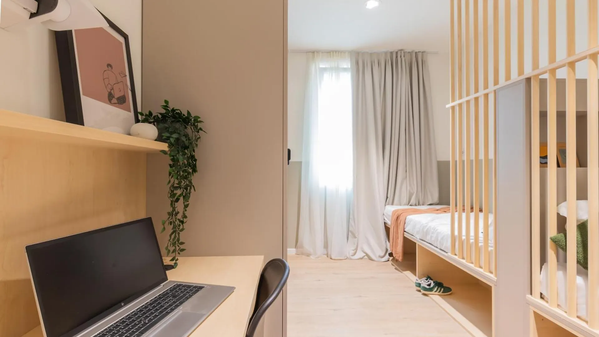 Well-Located Campus Rooms Near City Park Milán Italia