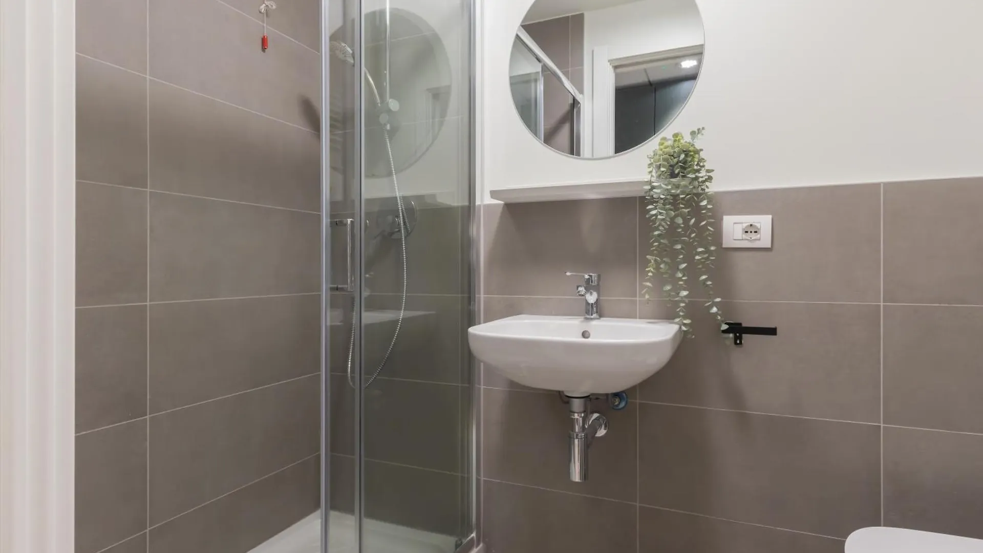 Apartamento Well-Located Campus Rooms Near City Park Milán