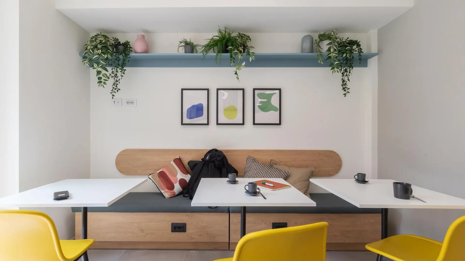 Well-Located Campus Rooms Near City Park Milán 0*,