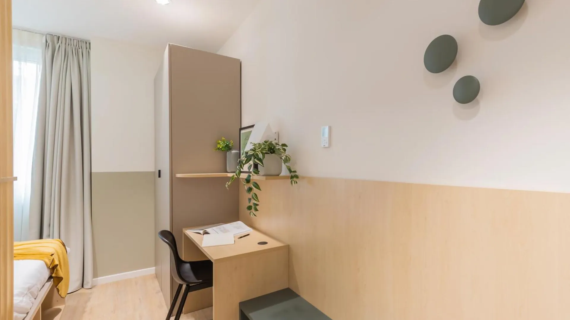 Well-Located Campus Rooms Near City Park Milán