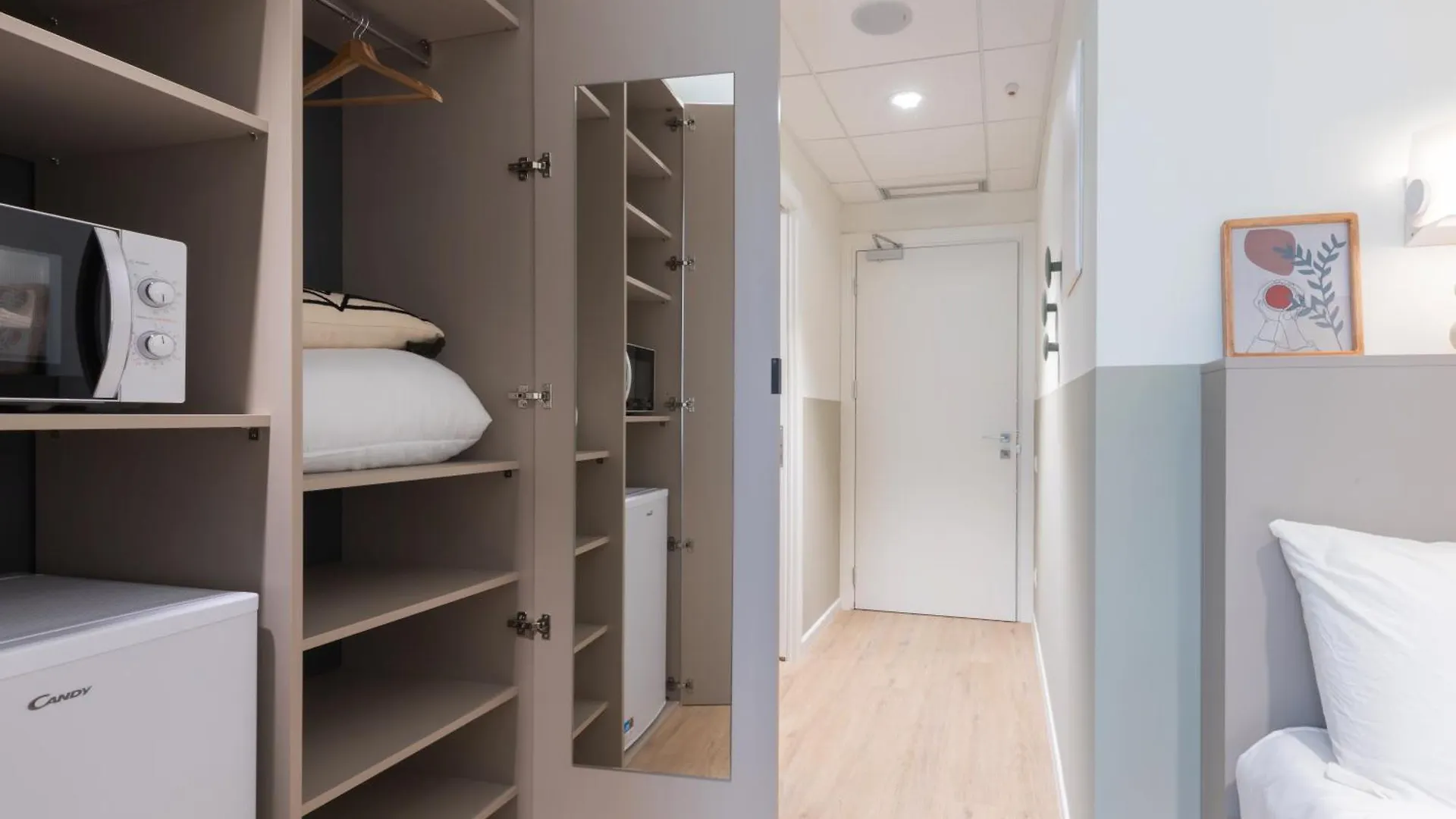 Well-Located Campus Rooms Near City Park Milán 0*,  Italia