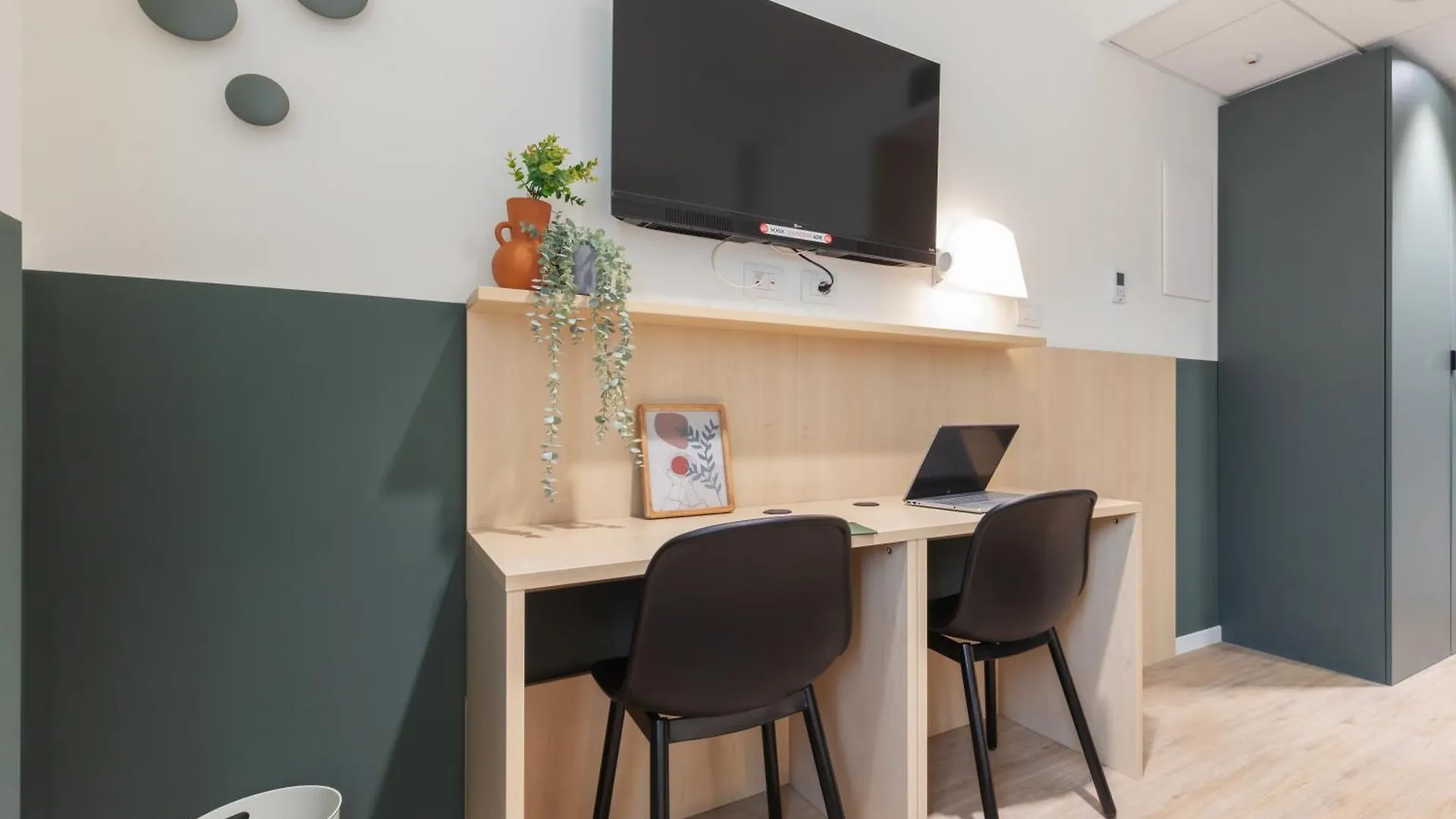 Well-Located Campus Rooms Near City Park Milán