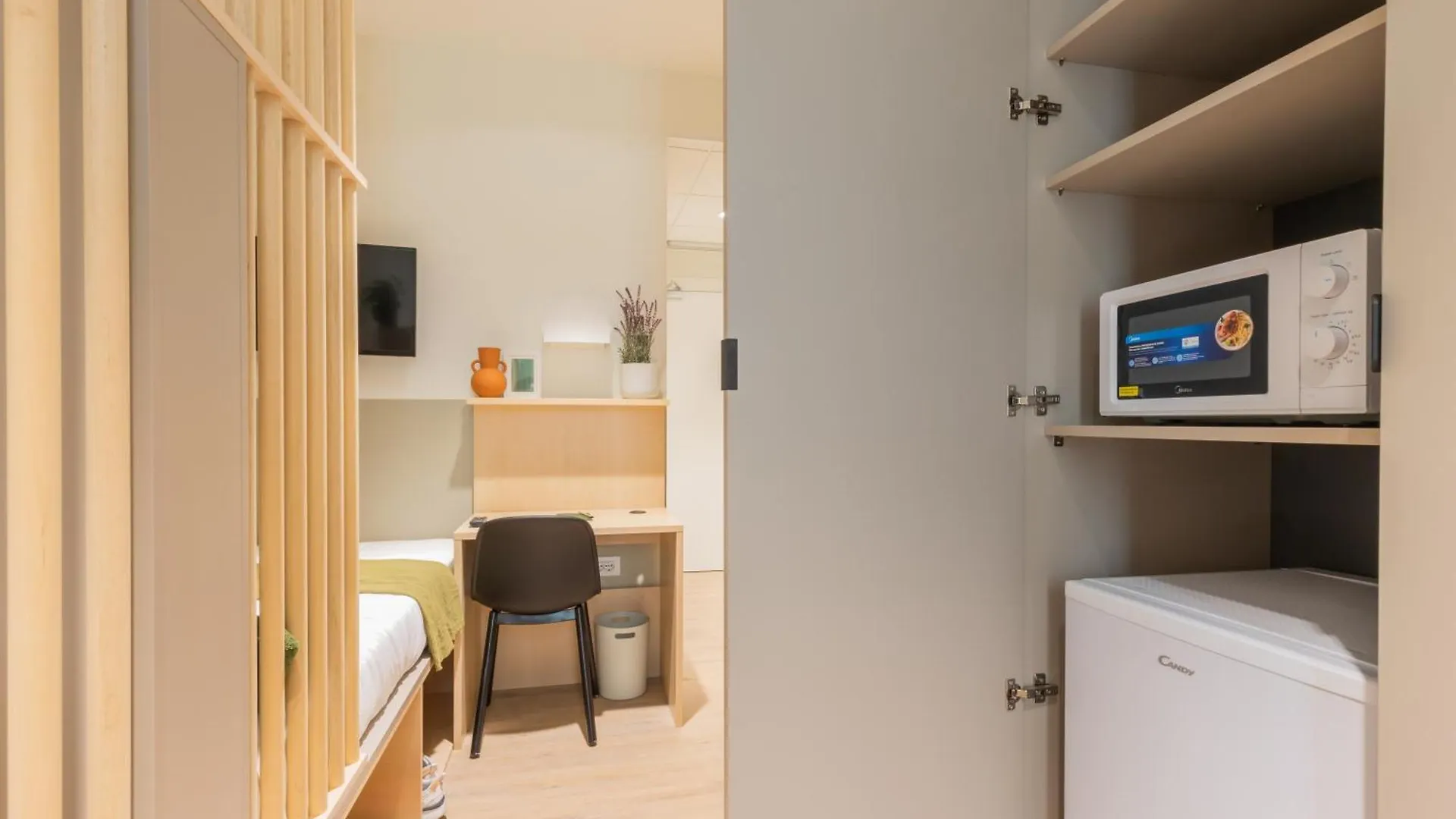Well-Located Campus Rooms Near City Park Milan Italy