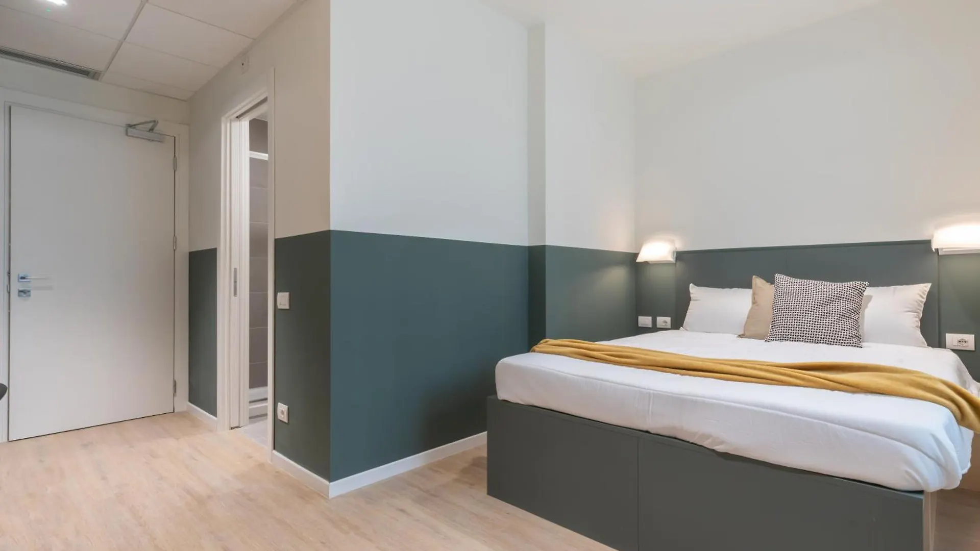 Well-Located Campus Rooms Near City Park Milan