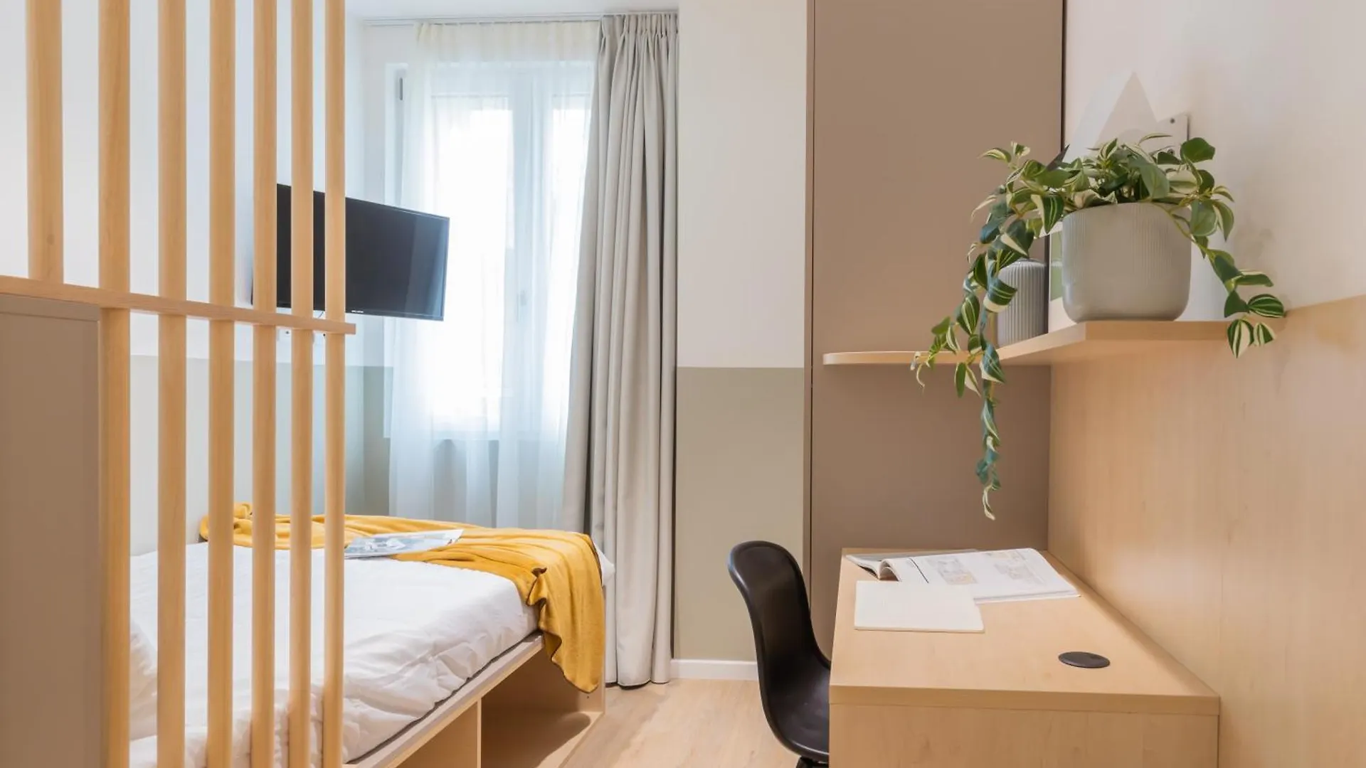 Well-Located Campus Rooms Near City Park Milan 0*,